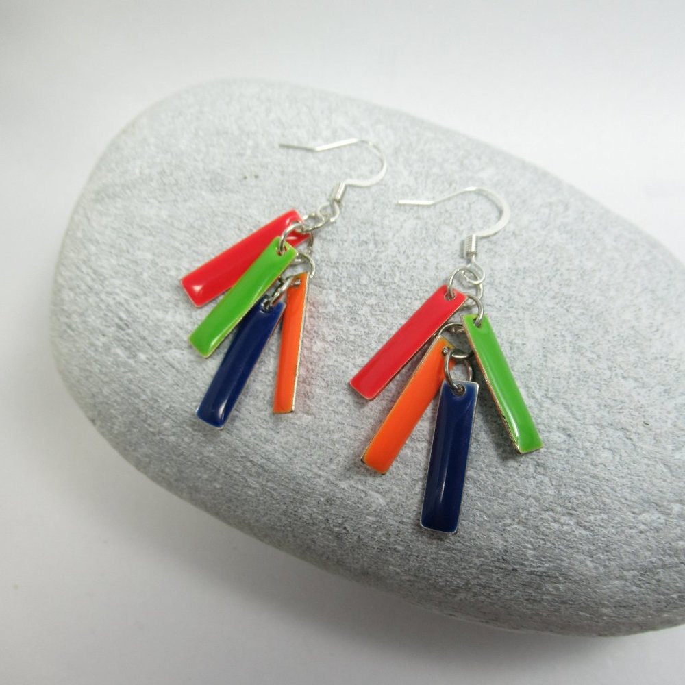 Enamel rectangle dangle earrings - Picture 9 of 9